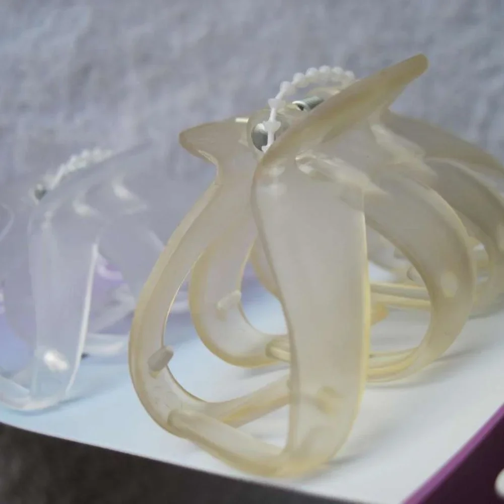 2 Goody Medium Matte Frosted Spider Octopus Plastic Jaw Claw Clips 2 1/4
